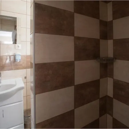 Toszkana Apartmanhaz Bogacs