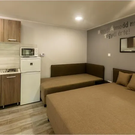 Apartament Toszkana Apartmanhaz *